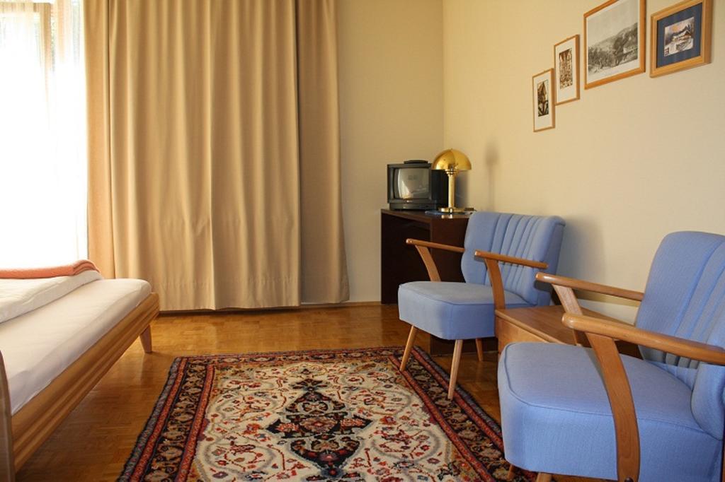 Hotel Garni - Appartements Fuksas Бад Глайхенберг Екстериор снимка
